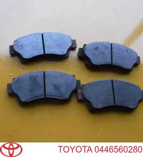 Передні тормозні колодки 0446560280 Toyota