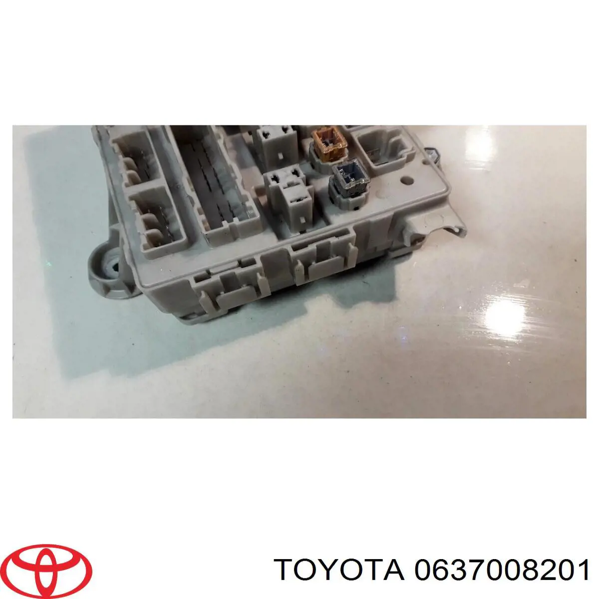 Купити 0637008201 Toyota 