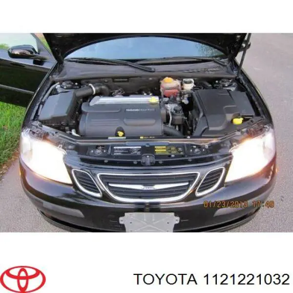 Кришка двигуна декоративна на Toyota Echo 