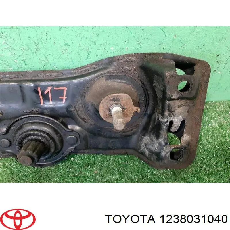 Подушка двигуна задня 1238031040 Toyota