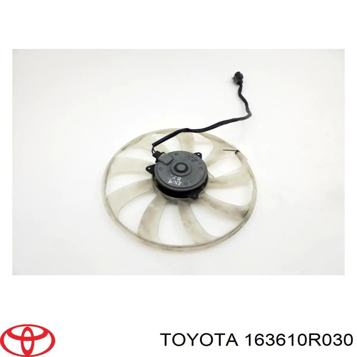 Вентилятор/крильчатка радіатора охолодження, правий Toyota Auris UKP (E15) (Тойота Ауріс)