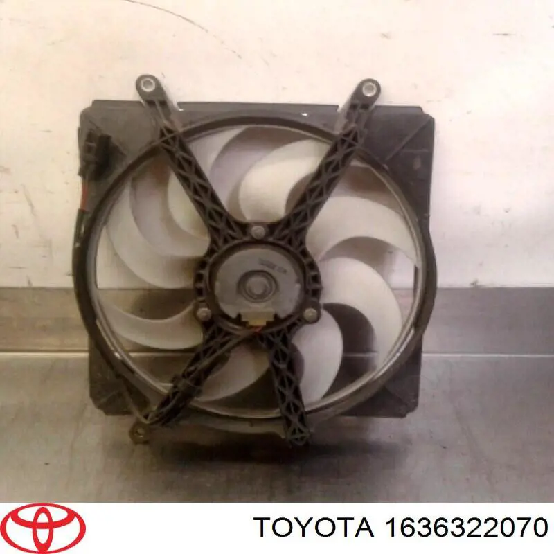 1636322070 Toyota Вентилятор / крильчатка радіатора кондиціонера