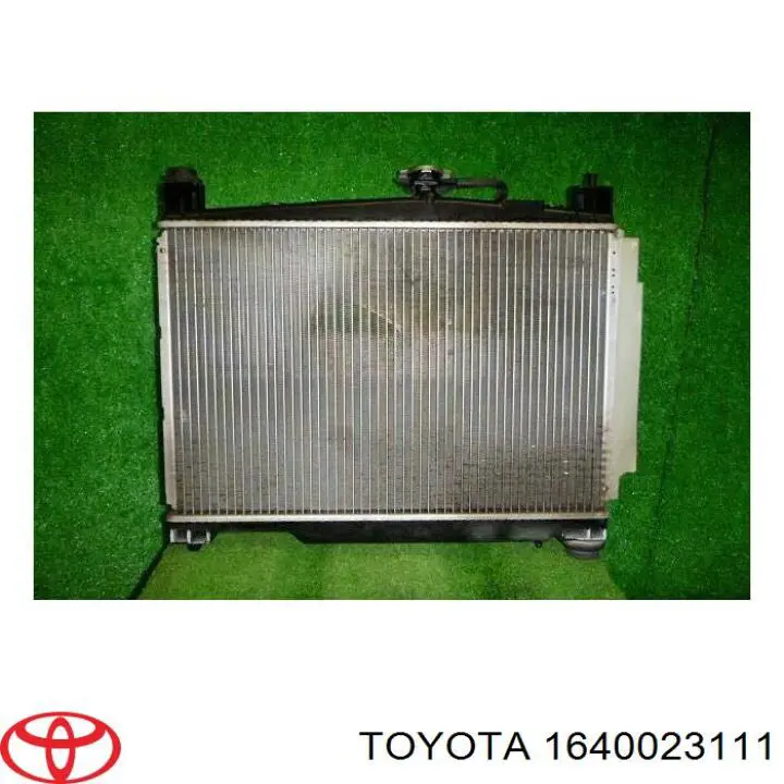 Радіатор 1640023090 Toyota