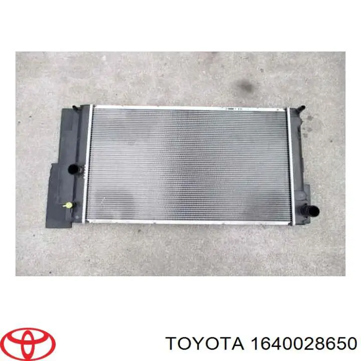 1640022250 Toyota радіатор охолодження двигуна
