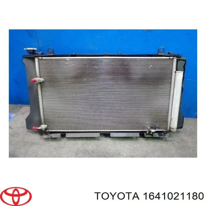 Купити 1641021180 Toyota Радіатор двигуна