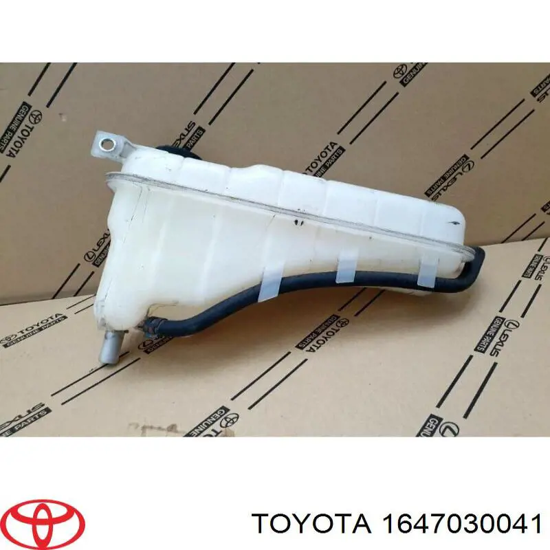 Бачок системи охолодження двигуна розширювальний Toyota 1647030042 ціна, від 309.59 USD