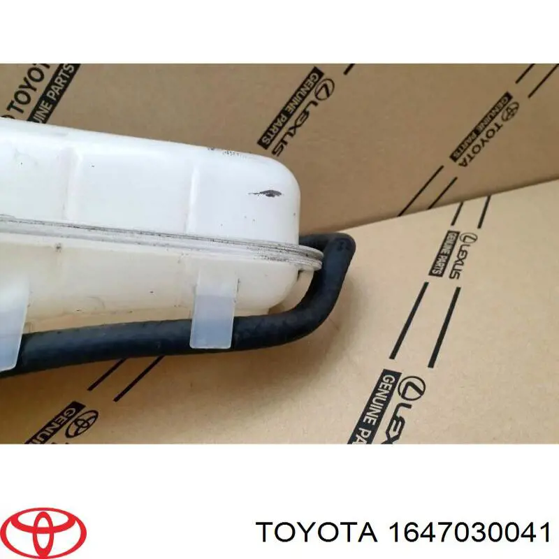 Бачок системи охолодження двигуна розширювальний Toyota 1647030040 ціна, від 385.16 USD