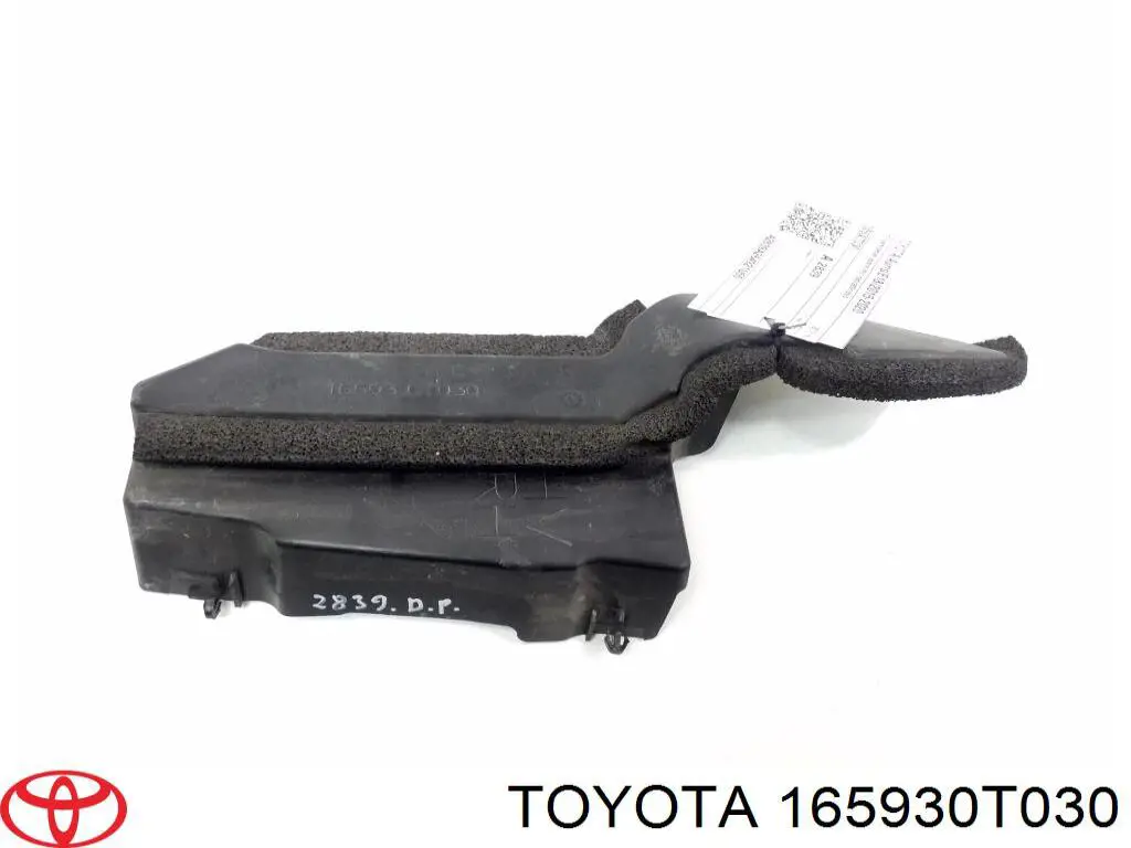 165930T030 Toyota Повітропровід (дефлектор) радіатора, правий
