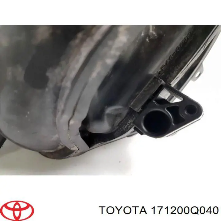 Впускний колектор на Toyota Yaris  P13