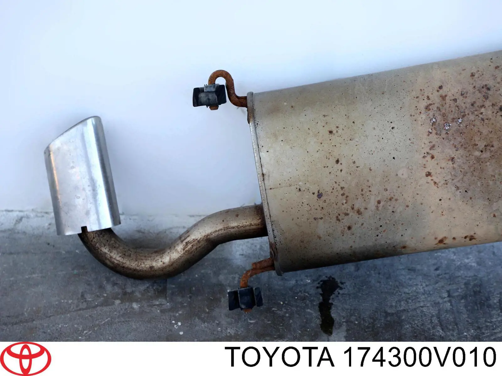 Вихлопна труба Toyota 174300V010 ціна, від 183.65 USD