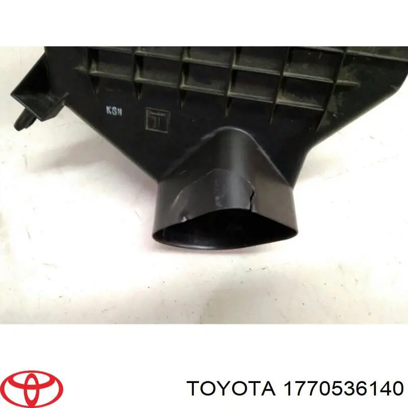 Корпус повітряного фільтра, верхня частина 1770536140 Toyota