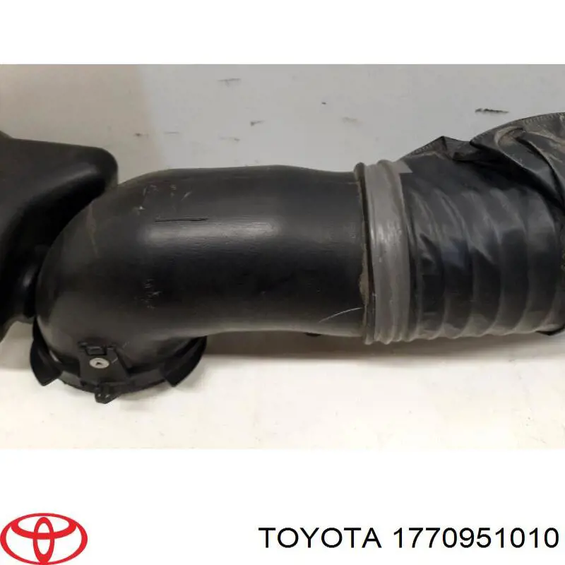 Патрубок повітряний, вхід в резонатор Toyota 1770951010 ціна, від 62.08 USD