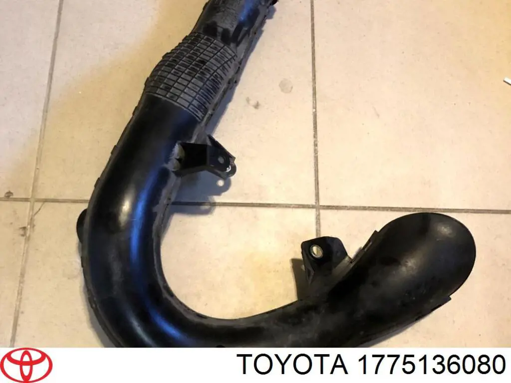 Патрубок повітряний, вхід повітряного фільтра Toyota 1775136080 ціна, від 28.56 USD