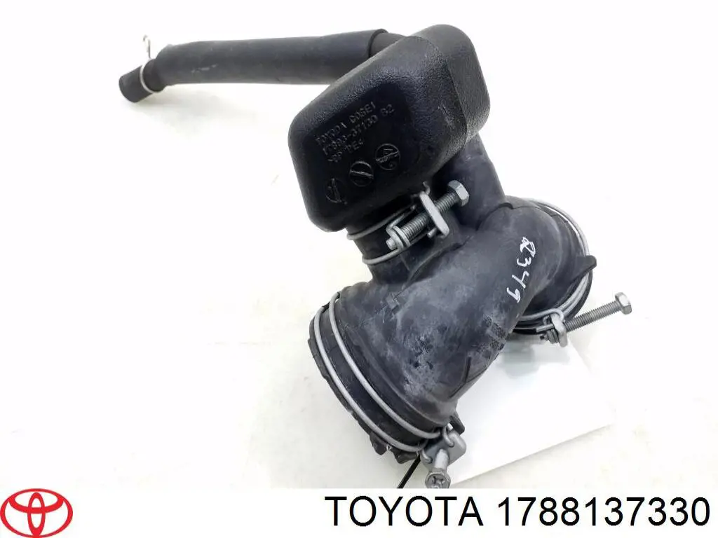 Купити 1788137330 Toyota Патрубок повітряний, вихід повітряного фільтра