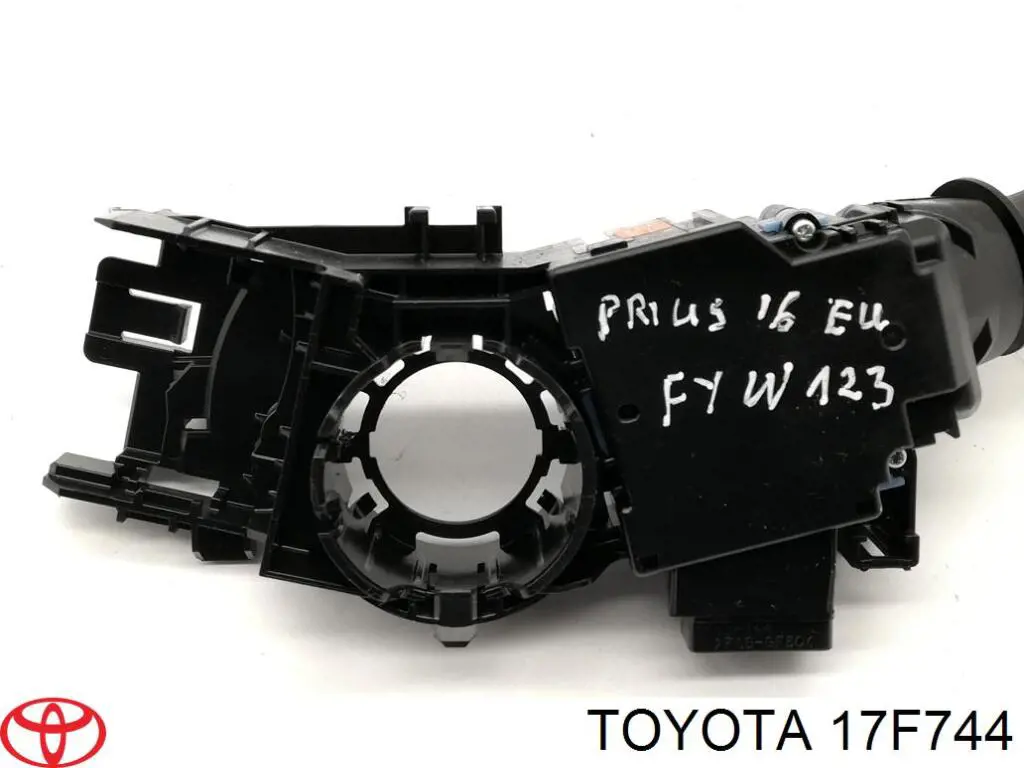17F744 Toyota 