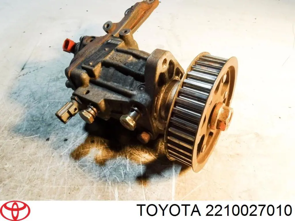 Насос паливний високого тиску (ПНВТ) на Toyota Avensis Verso LCM