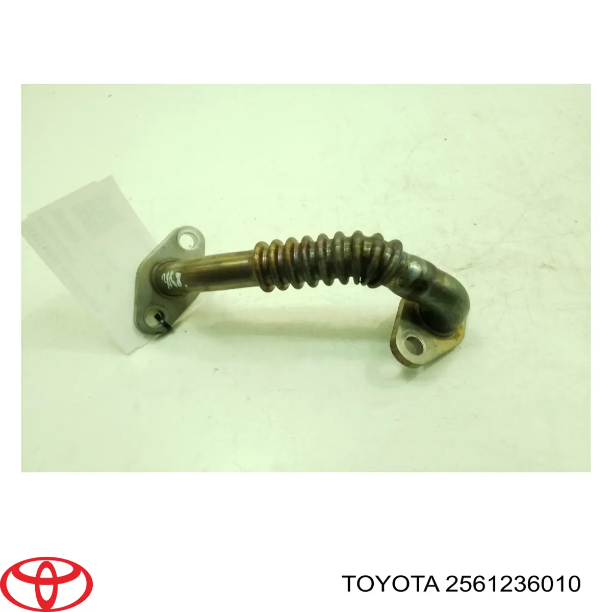 Купити 2561236010 Toyota Патрубок системи рециркуляції ОГ EGR