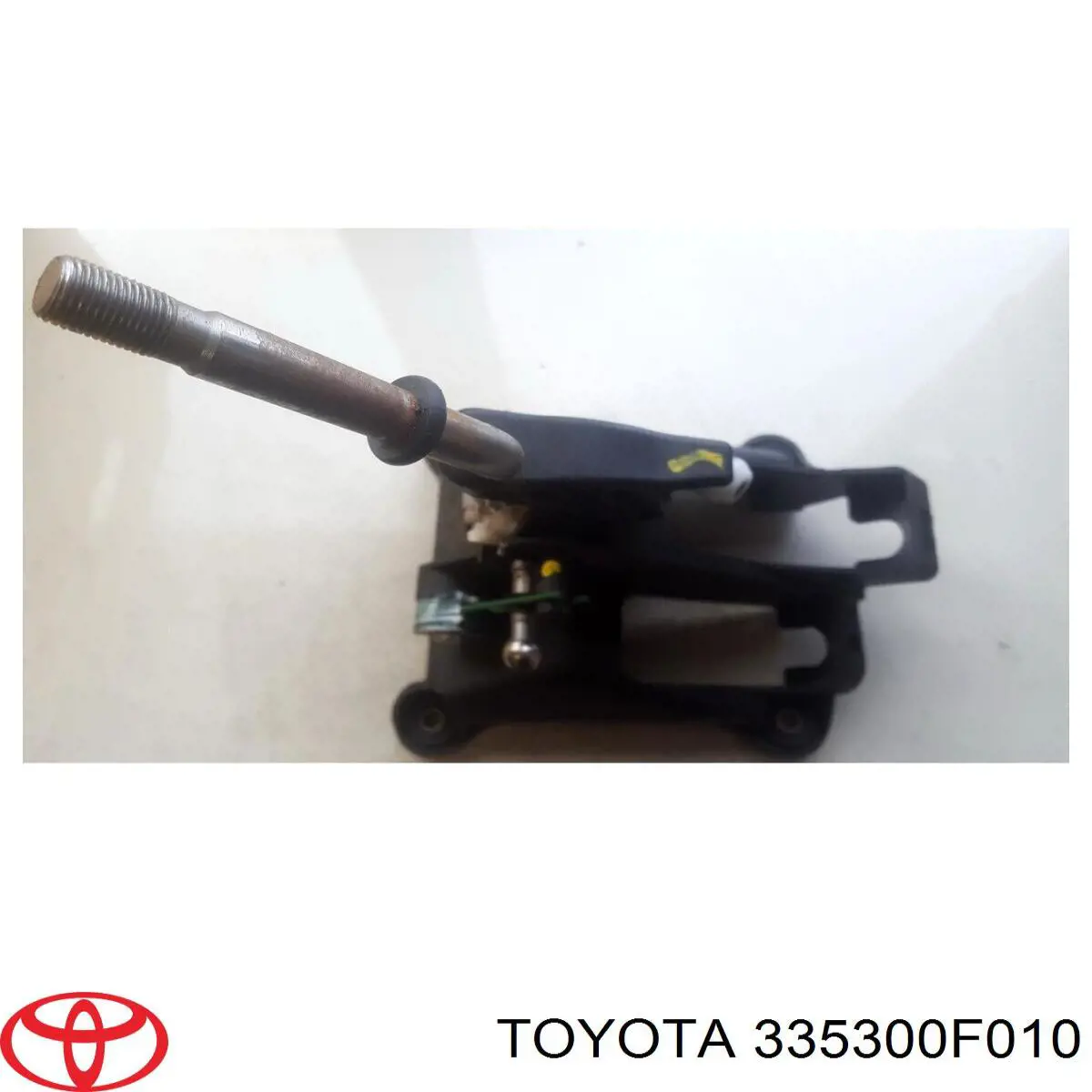 Куліса перемикання передач 335300F010 Toyota