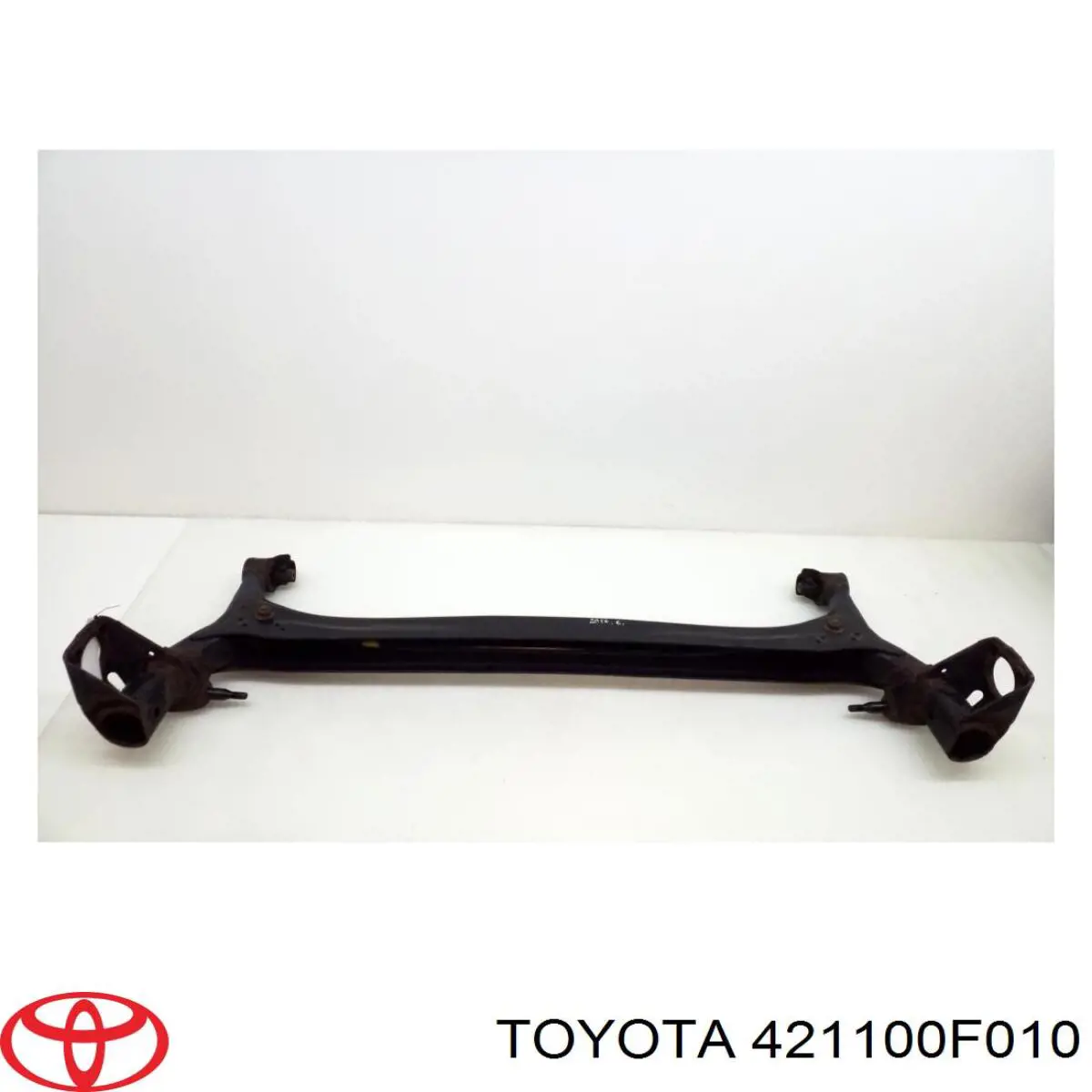 Балка задньої підвіски поперечна Toyota 421100F010 ціна, від 207.55 USD