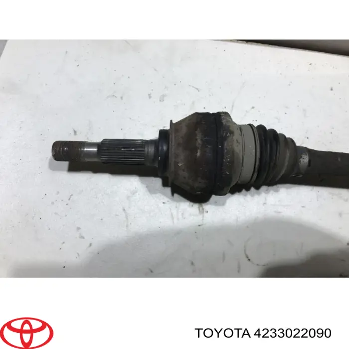 Купити 4233022091 Toyota Піввісь задня, права