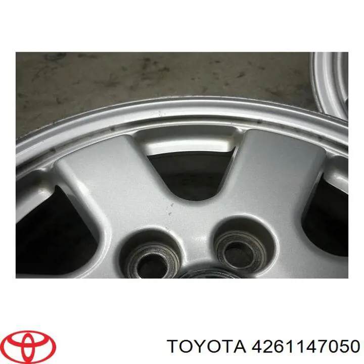  Toyota 4261147050