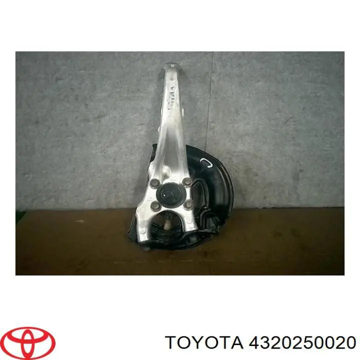4320250020 Toyota Цапфа поворотна ліва