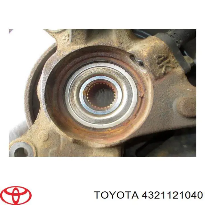 4321121040 Toyota Цапфа - поворотний кулак передній, правий