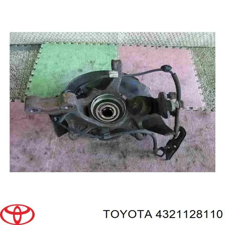 Цапфа поворотна права Toyota 4321128110 ціна, від 63.33 USD