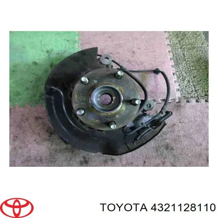 4321128110 Toyota Цапфа - поворотний кулак передній, правий