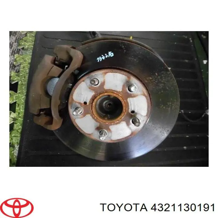 Цапфа поворотного кулака Toyota 4321130191