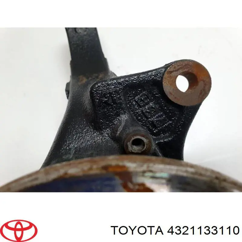 4321133110 Toyota Цапфа - поворотний кулак передній, правий