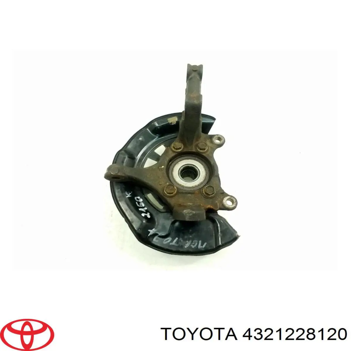 Кулак подвески на Toyota Previa ACR50