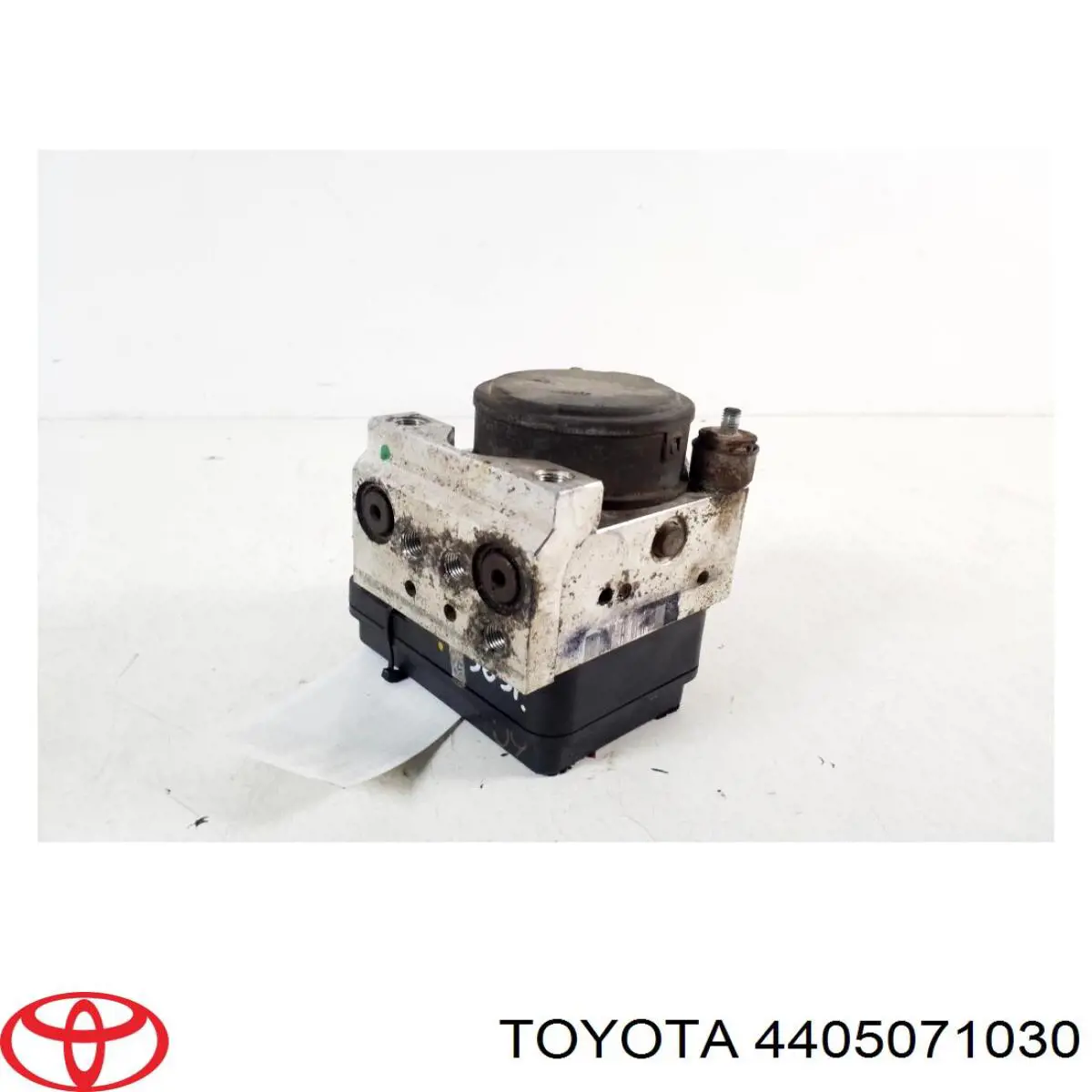  Блок АБС Toyota Hilux 