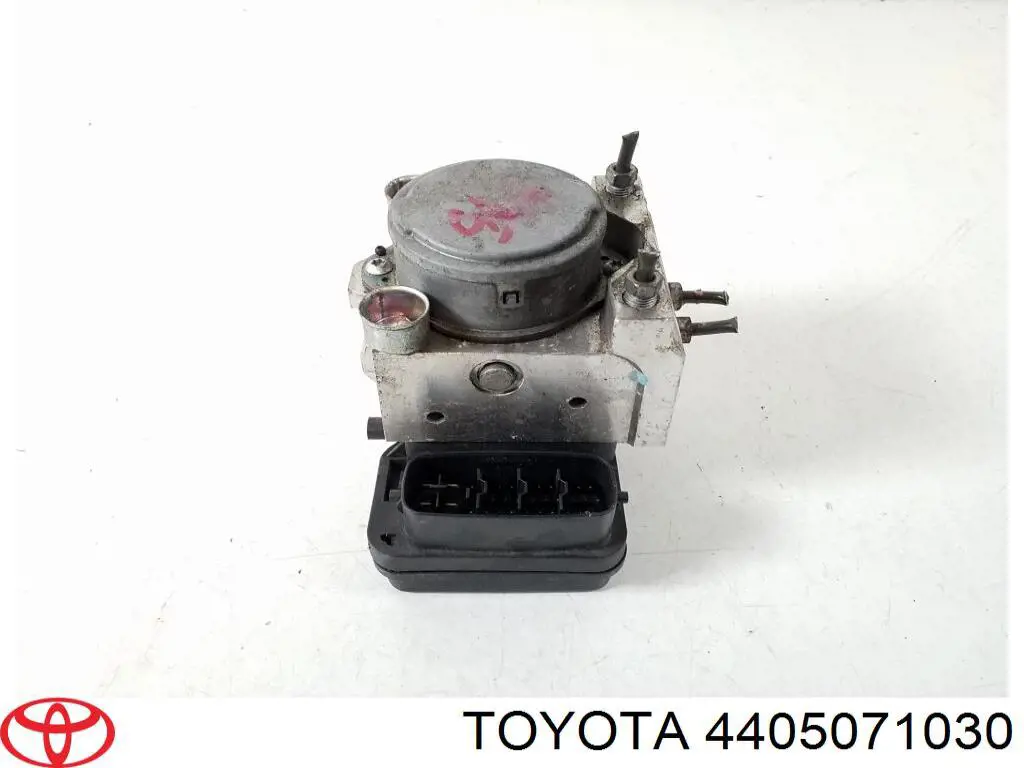 Блок АБС гідравлічний Toyota Hilux пікап (KUN25) (2005 - 2015) ціна, від 177.43 USD