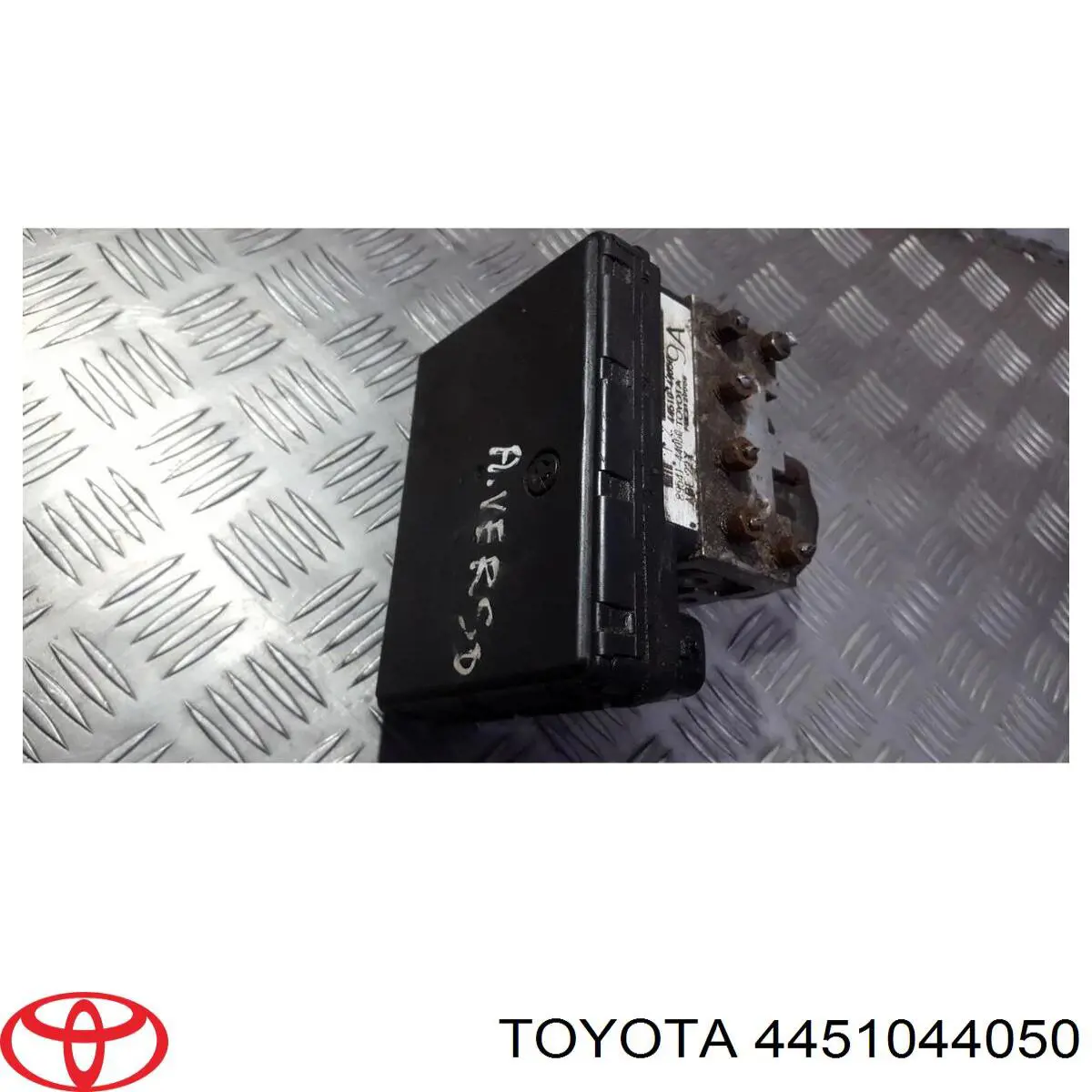 Купити 4451044050 Toyota Гідроблок АБС