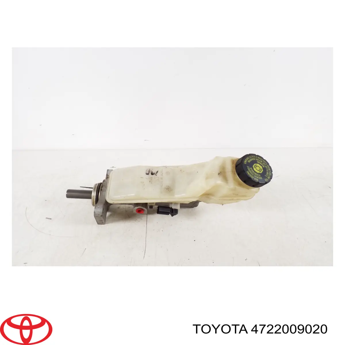 4722009020 Toyota Бачок головного гальмівного циліндру