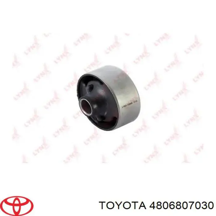 Правий важіль передній нижній підвіски Toyota 4806806090