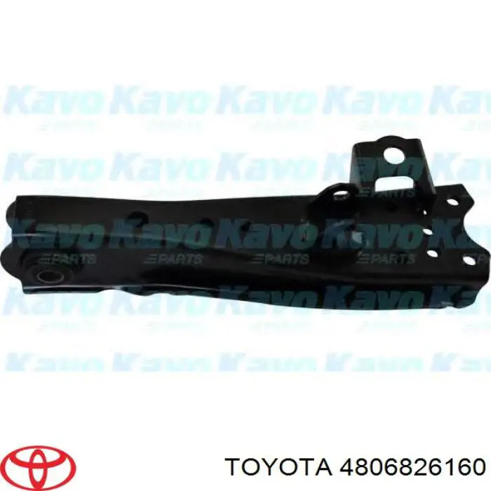 Правий важіль передній нижній підвіски Toyota 4806826160