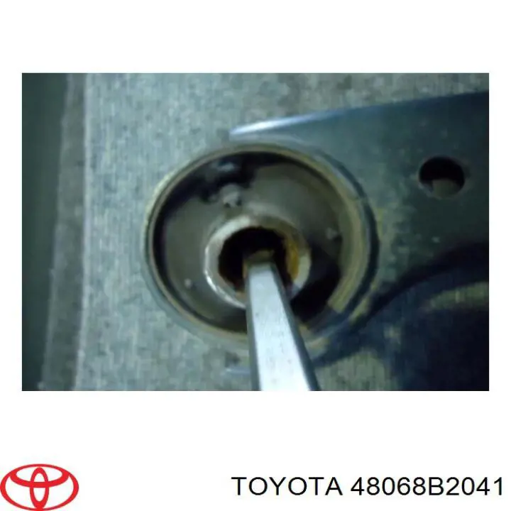 Важіль передньої підвіски нижній, правий 48068B2041 Toyota