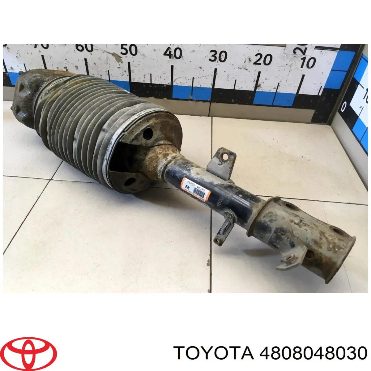 Купити 4808048030 Toyota Амортизатор задній, правий