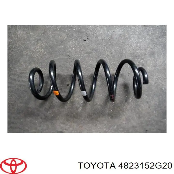 Купити 4823152G20 Toyota Задні пружини