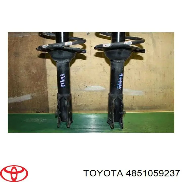 Купити 4851059785 Toyota Амортизатор передньої підвіски