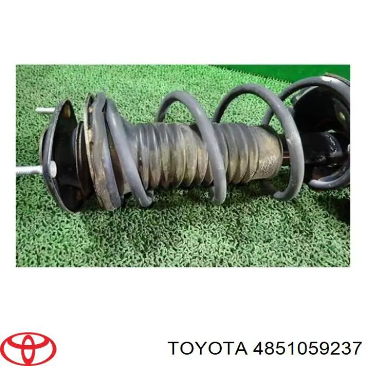 Стойка амортизатора передняя Toyota 4851059785 ціна, від 312.92 USD