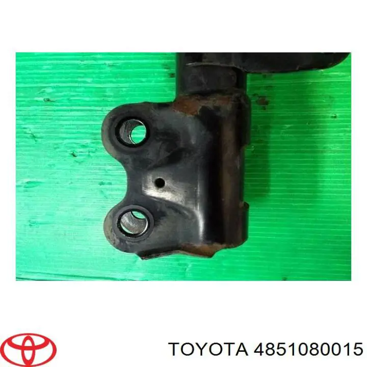 Амортизатор передній, правий 4851080090 Toyota