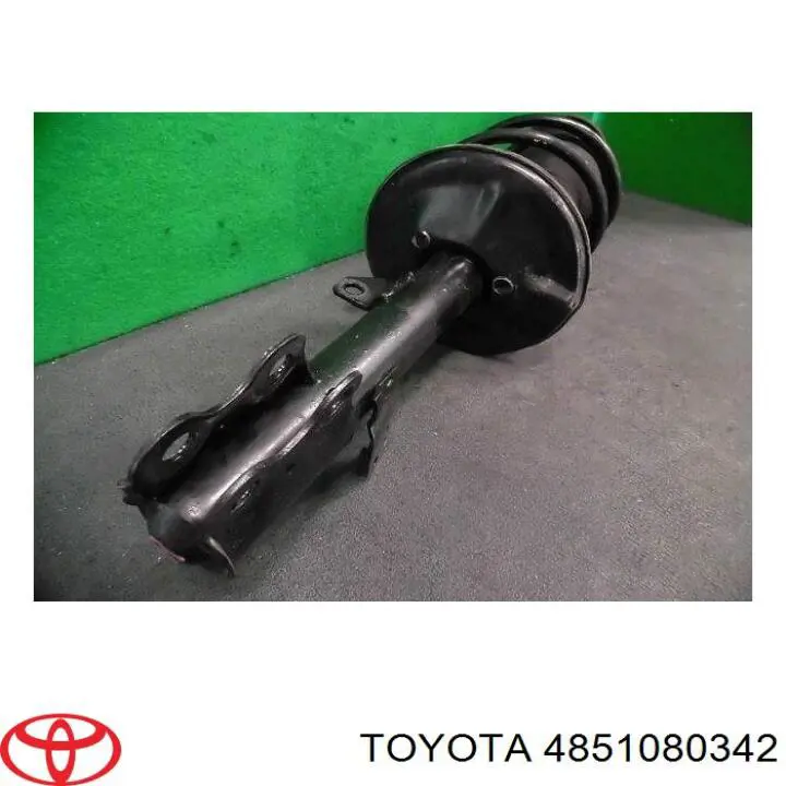 Амортизатор передній, правий Toyota 4851080341 ціна, від 109.90 USD