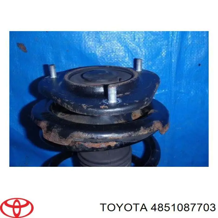 Амортизатор передній 4851087703 Toyota