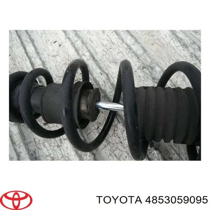 Амортизатор задній 4853059095 Toyota