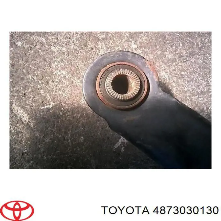 Важіль задньої підвіски нижній, правий 4873030130 Toyota