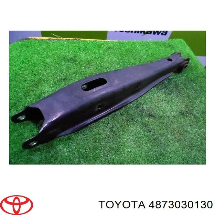 Важіль задньої підвіски нижній, правий Toyota 4873030130