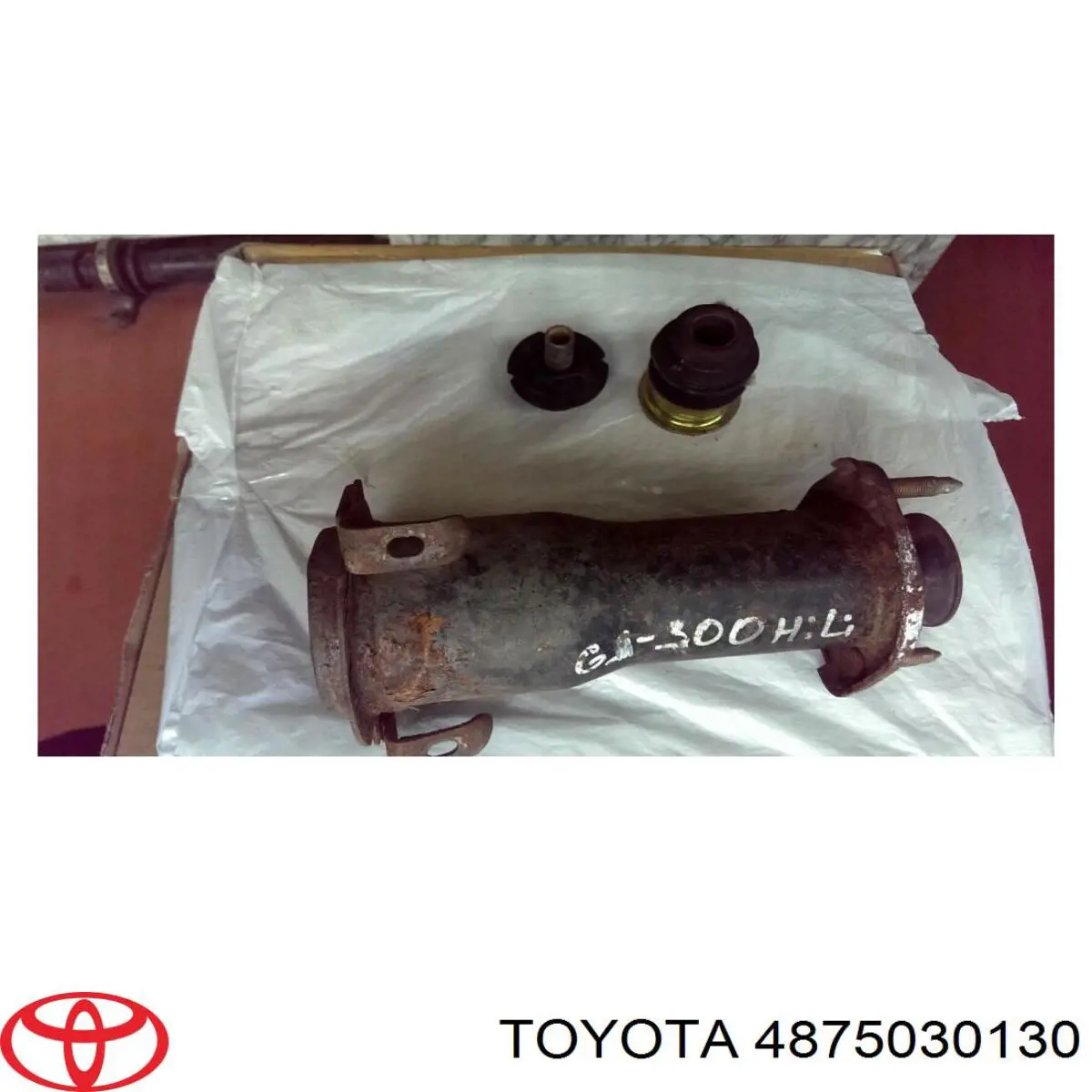 Купити 4875030130 Toyota Опора амортизатора заднього, правого
